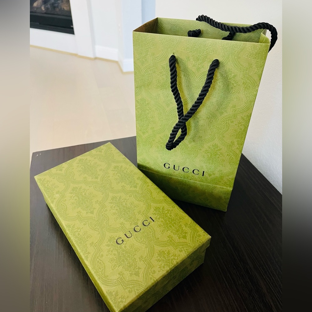 GUCCI Logo-Jacquard Ribbed Socks - Picture 6 of 6